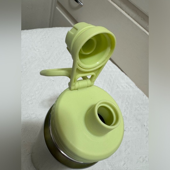 - Lululemon Back to Life Sport Bottle 24oz green - Picture 6 of 8